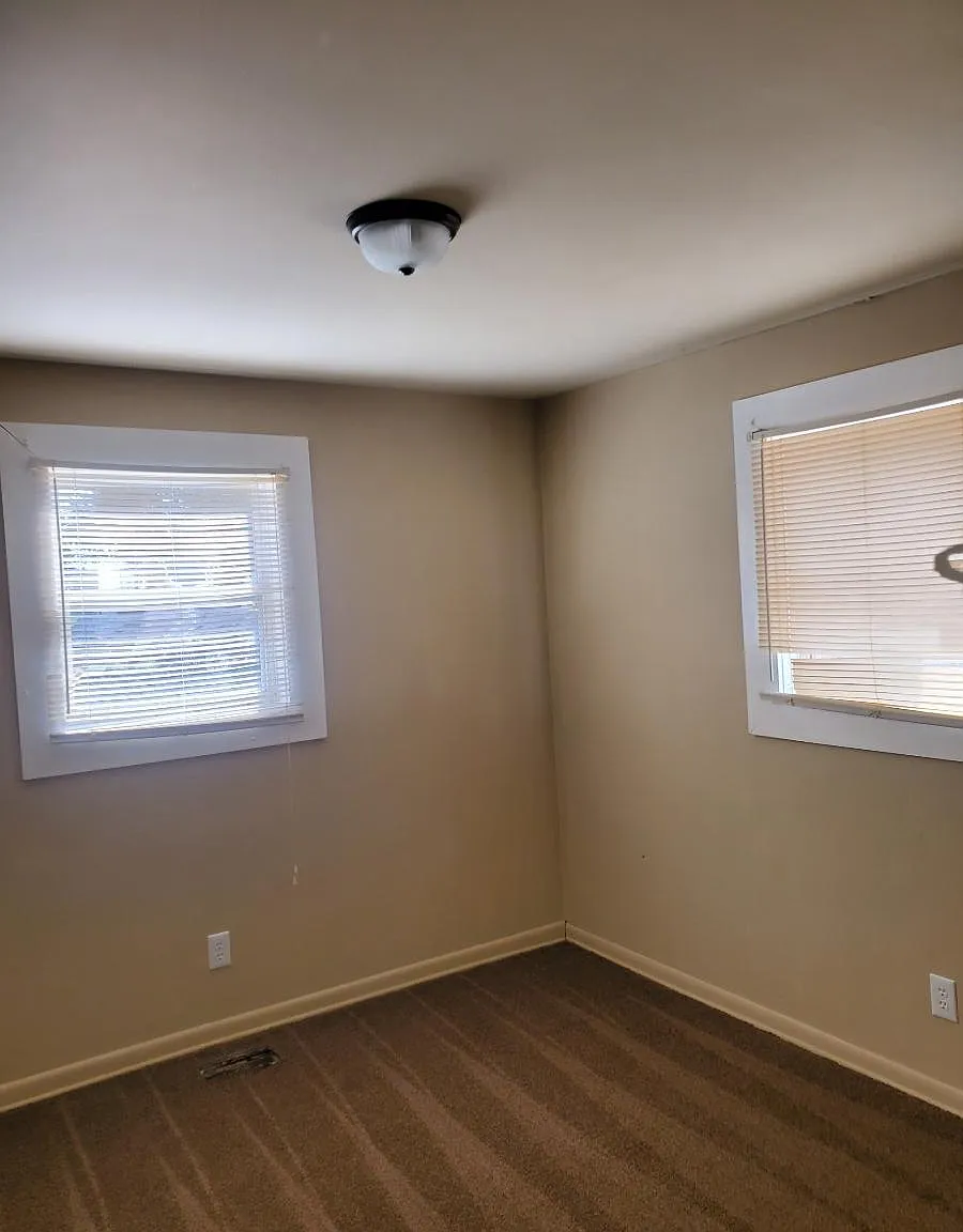 2 bed, 900 sqft, $750 — Photo 3