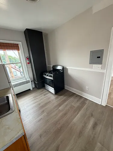 425 3rd Ave #4 Photo 1