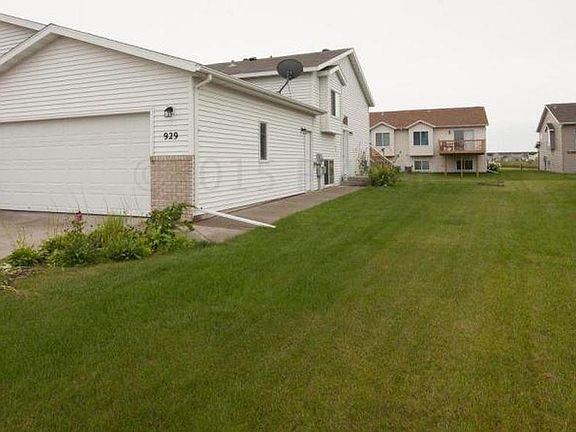 3rd image of 929 36th Ave S