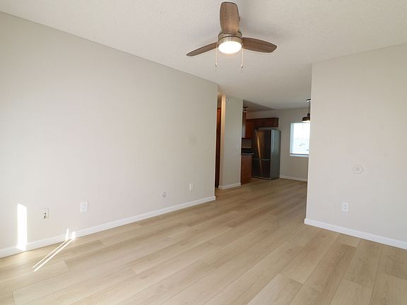 5th image of 4333 Winona Ave APT D