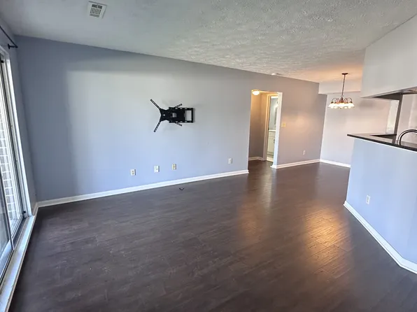 1150 Tollis Pkwy APT 121, Broadview Heights, OH 44147