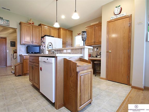 2nd image of 1152 County Road 6