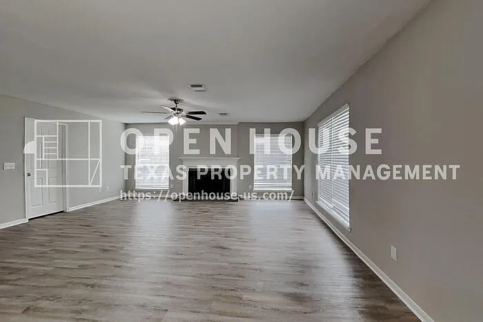 16303 Hickory Point Rd — Photo 4