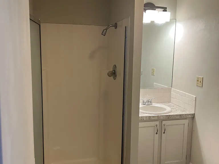 1832 Main St #7 — Photo 13