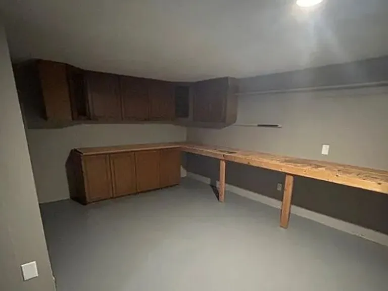 1511 Andrews Dr — Photo 3