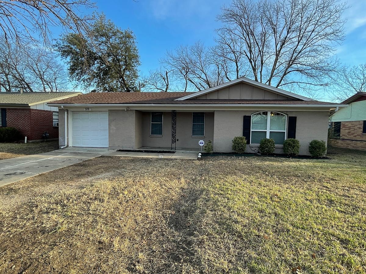 516 NW Hillery St, Burleson, TX 76028 | Zillow