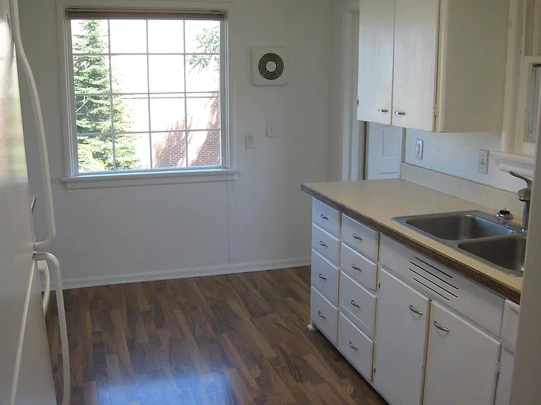 437 W Sinto Ave — Photo 8