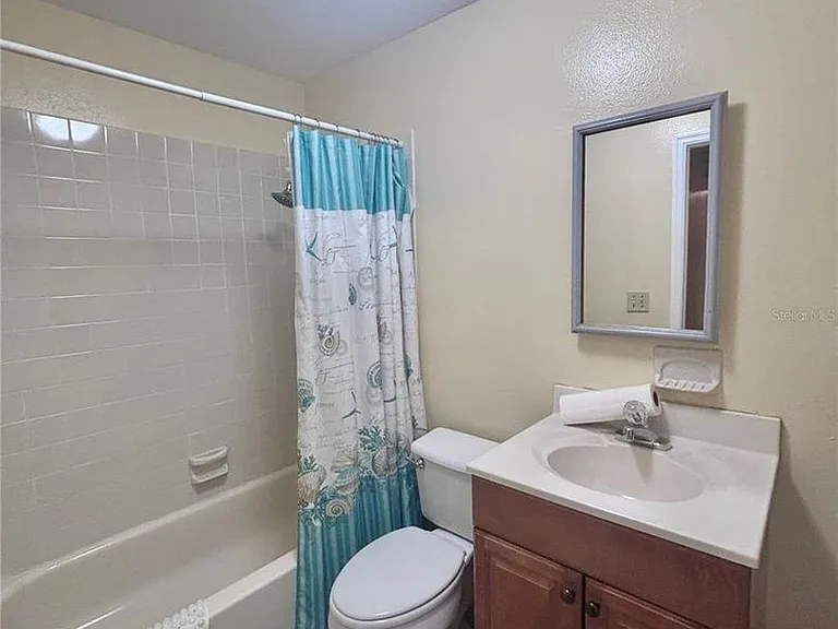 1513 N Central Ave — Photo 2