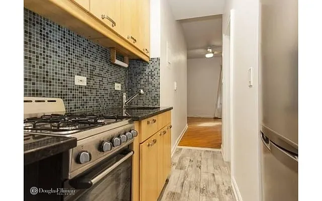 Rented by Douglas Elliman | media 7