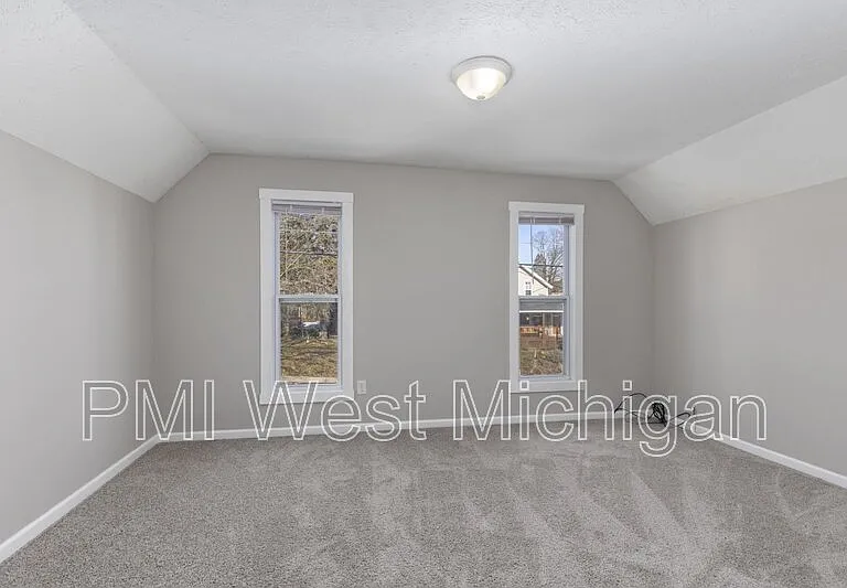 1038 3rd St NW — Photo 15