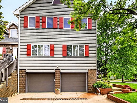 5th image of 1 Astor Ct
