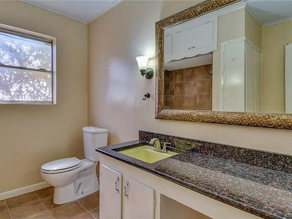 4th image of 2012 Montclair Dr