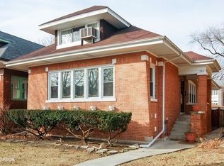 705 S Humphrey Ave, Oak Park, IL 60304