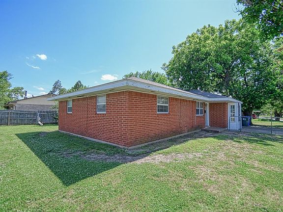 4th image of 104 Mimosa Dr