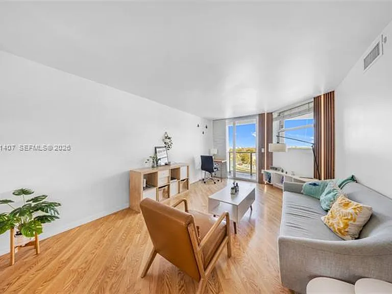 5880 Collins Ave #1007 — Photo 13
