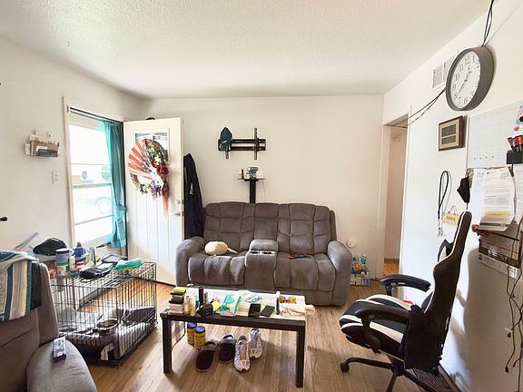 3rd image of 2510 Ontario St
