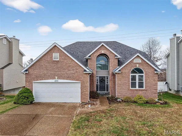 211 England Dr, O'Fallon, MO 63366