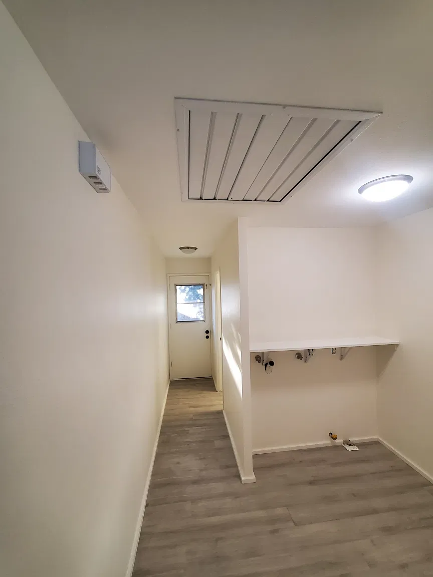 2 bed, 1000 sqft, $2,895 — Photo 2