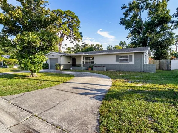 1366 62nd Pl S, Saint Petersburg, FL 33705