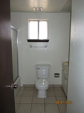 4th image of 2913 Los Amigos Ct APT B