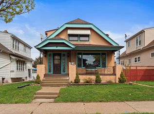 3216 S 9th Pl, Milwaukee, WI 53215