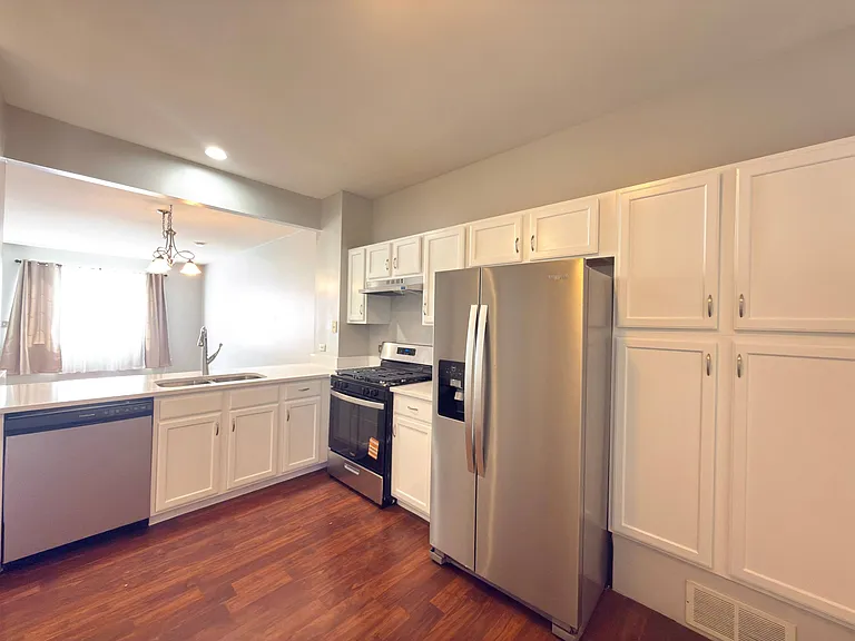 11 S Oakhurst Dr — Photo 3