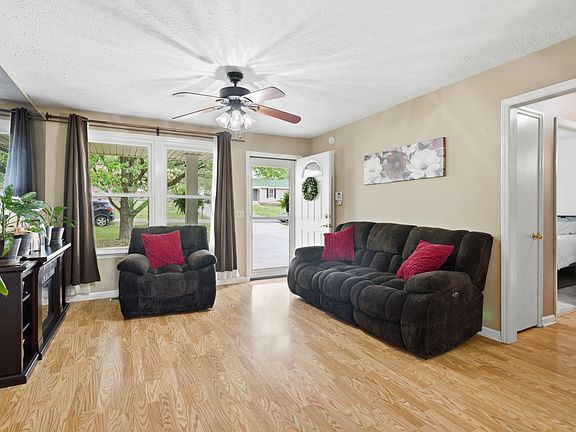 4th image of 185 Township Dr