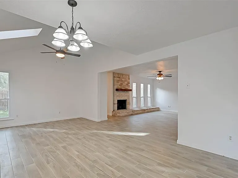 12111 Poulson Dr — Photo 14