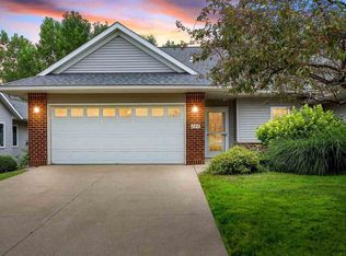 241 Manchester Ln, Iowa City, IA 52245