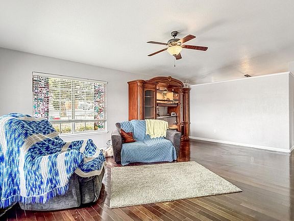 3rd image of 7507 Cezanne Ct