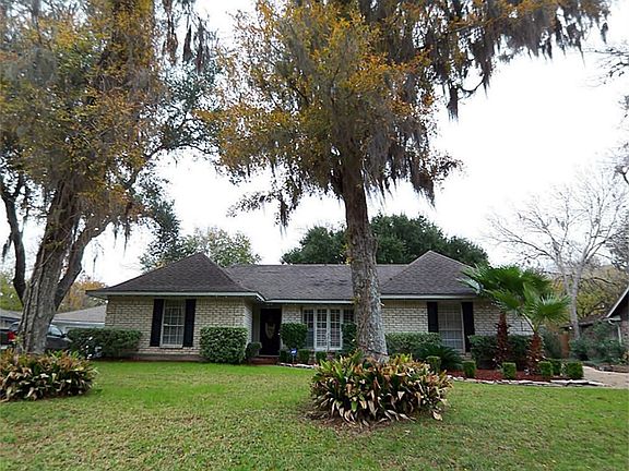 2nd image of 5423 Appleblossom Ln