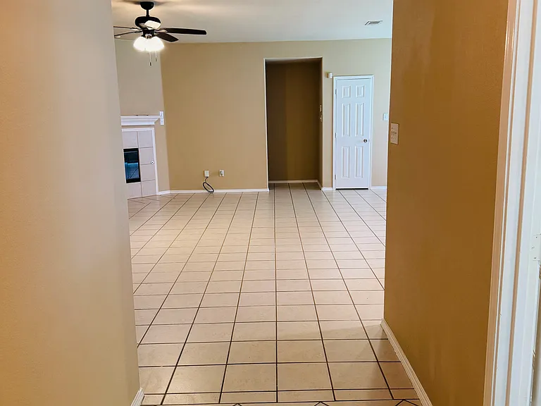 11956 Kingsville Dr — Photo 2