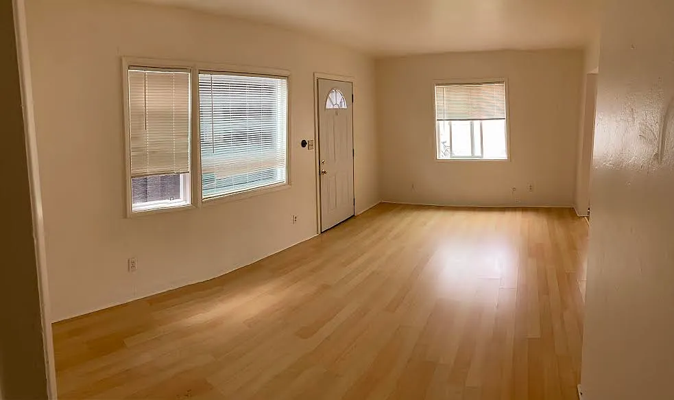 454 1/2 Orange Ave — Photo 4