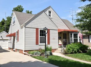 3026 N Wisconsin St, Racine, WI 53402