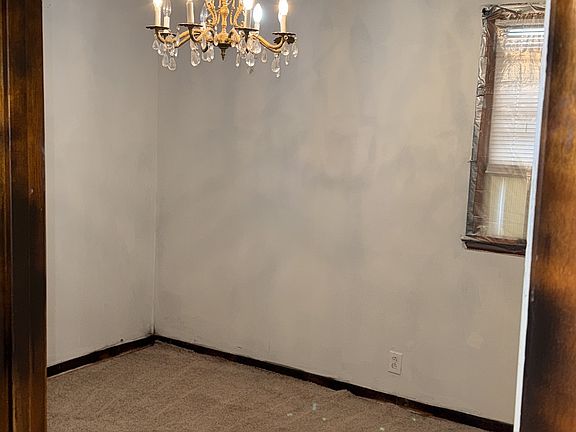 2nd image of 659 Vanderhorst Dr #6