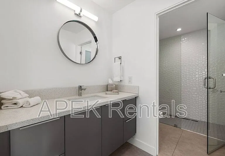 945 N Buttonwillow Cir — Photo 5