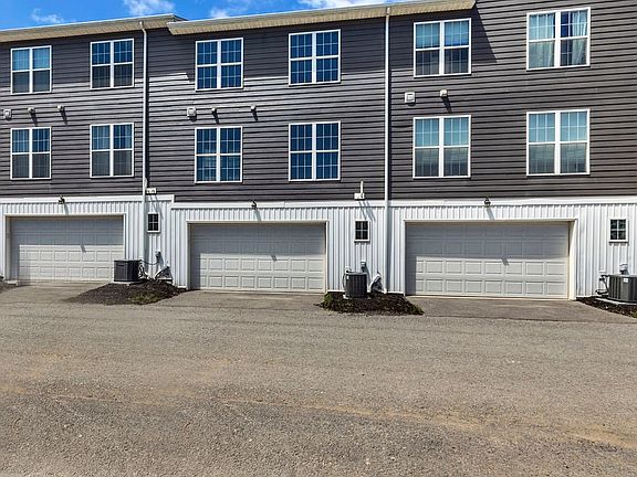 3rd image of 1632 Hastings Park Dr