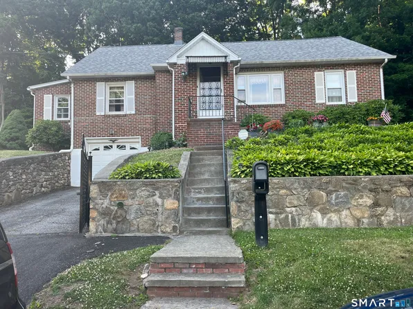 32 Homestead Avenue, Derby, CT 06418