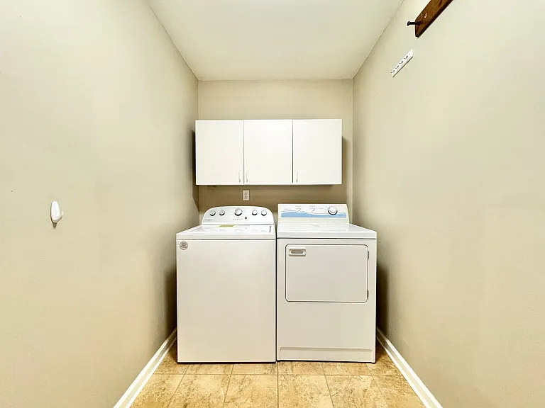 2015 Warwickshire Dr — Photo 11
