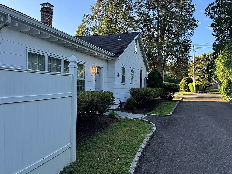 28 Treadwell Ave — Photo 2