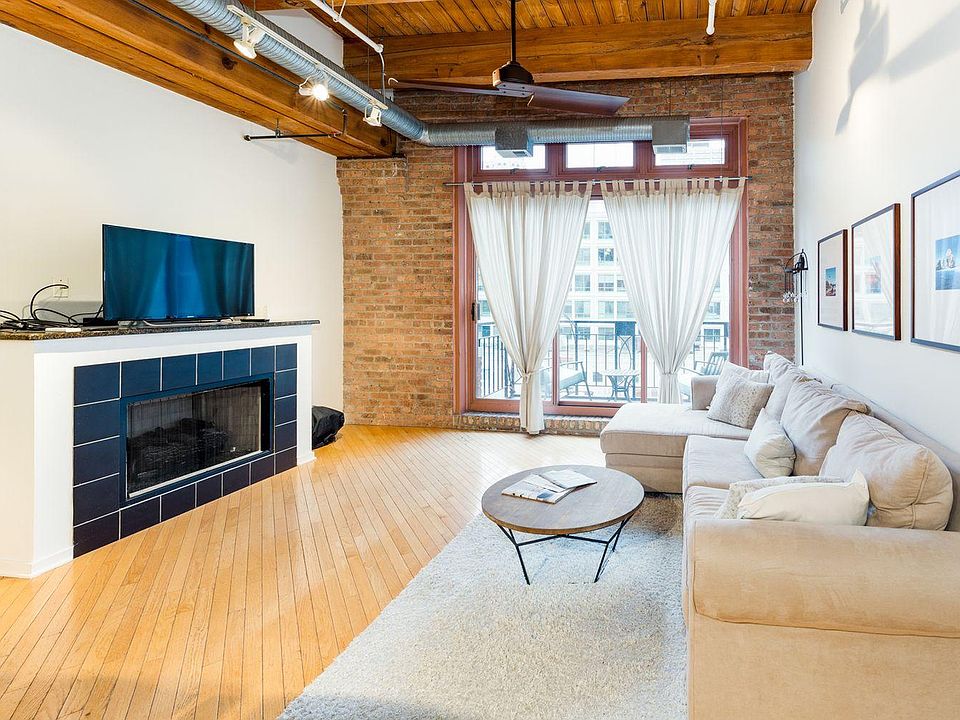 1st image of 360 W Illinois St APT 327