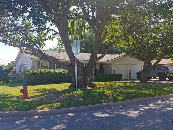 3rd image of 2301 S 40th St