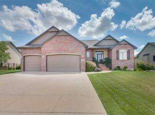 2514 N Spring Hollow St, Wichita, KS 67228