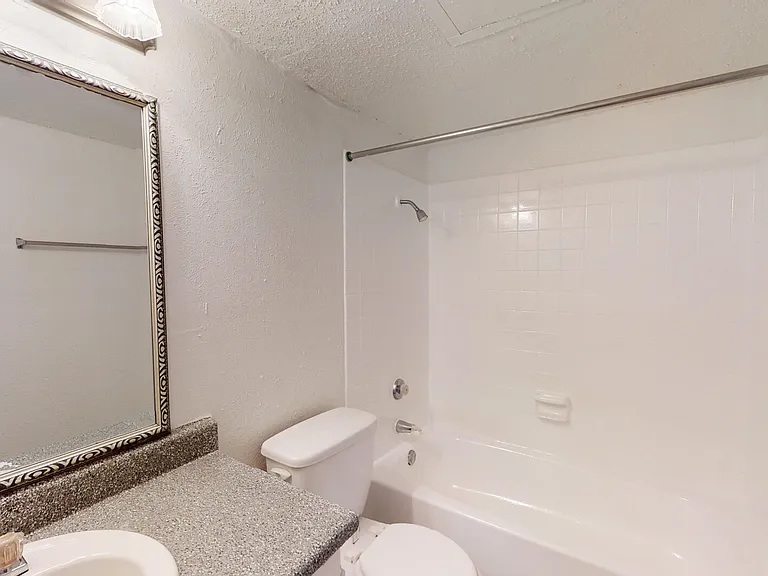 Addison Apartments at the Park — Photo 301