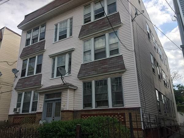 2nd image of 22 Ellis Ave