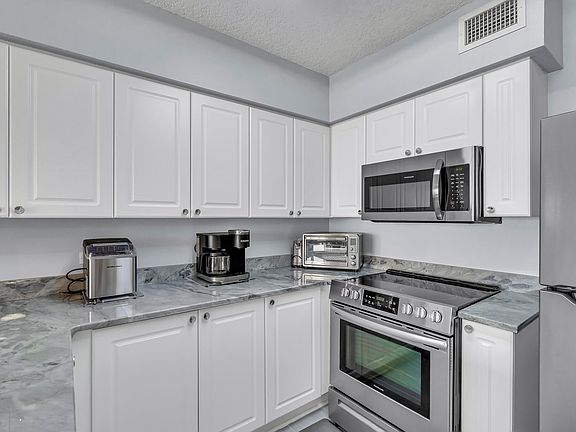 4th image of 520 Santa Rosa Blvd APT 411