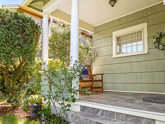 Fabulous front porch.