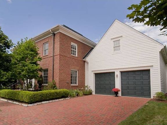3rd image of 39 Pickett Pl