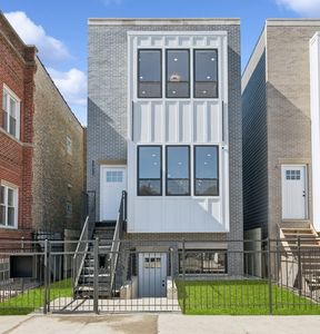 3216 W Polk St, Chicago, IL, 60624