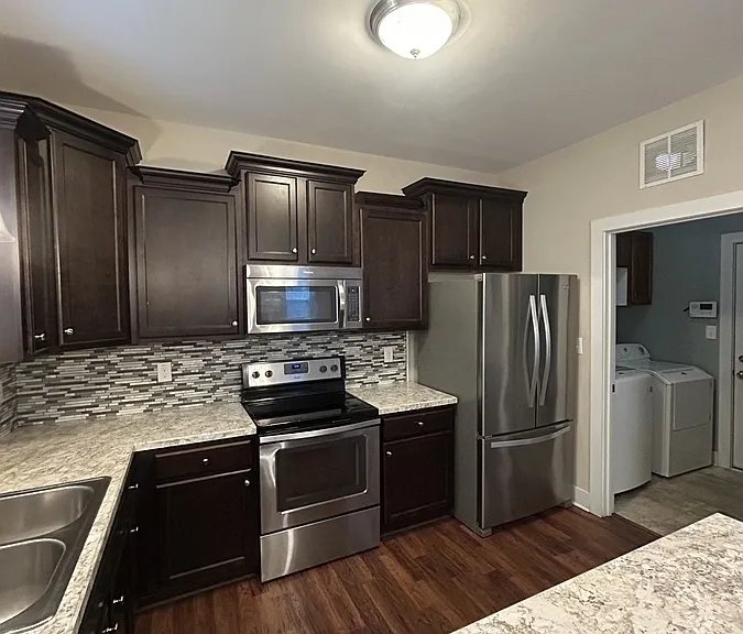61 Wood Green Dr — Photo 5